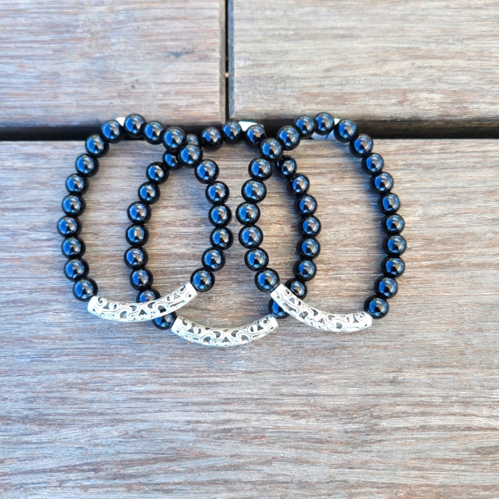 Classy Glassy black bracelet